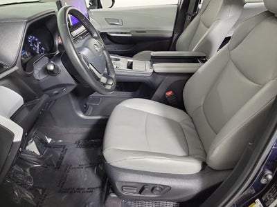 2025 Toyota Sienna XLE 8 Passenger