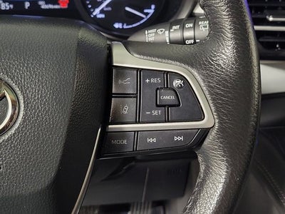 2025 Toyota Sienna XLE 8 Passenger
