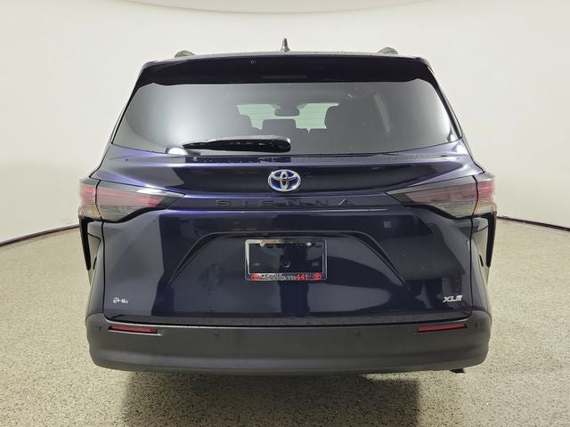 2025 Toyota Sienna XLE 8 Passenger