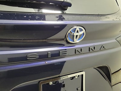 2025 Toyota Sienna XLE 8 Passenger
