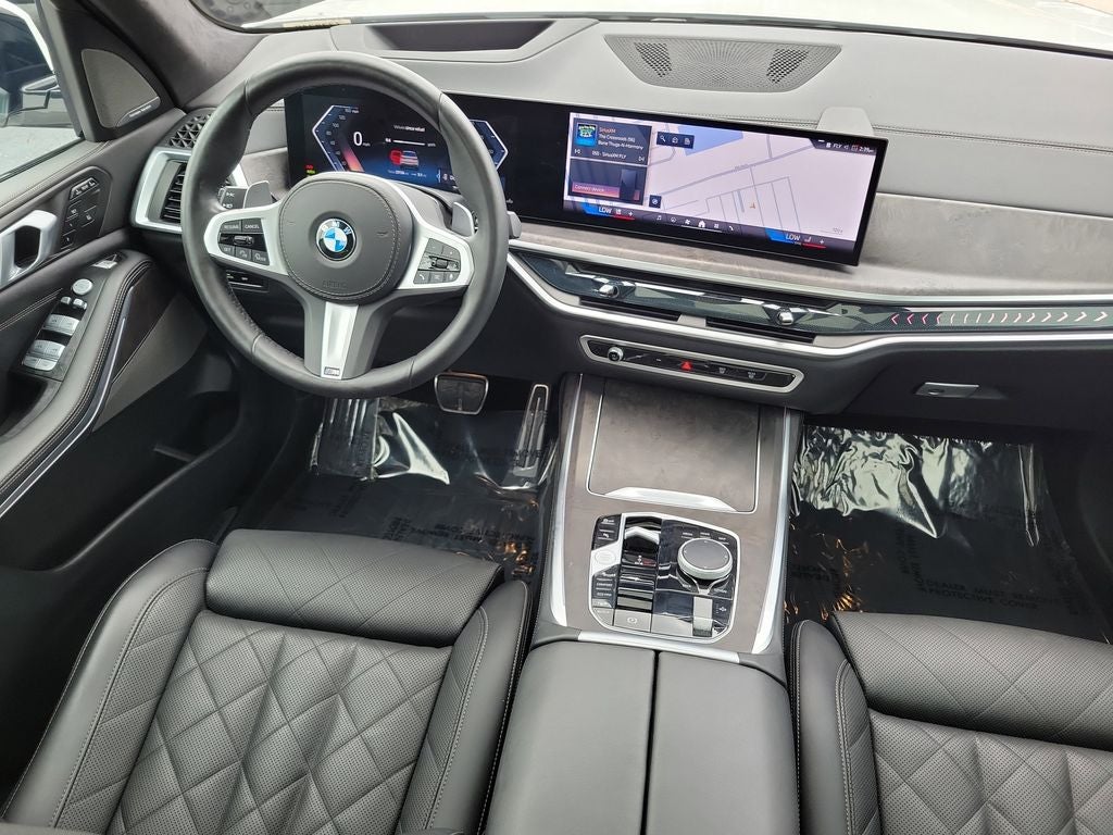 2025 BMW X7 xDrive40i M