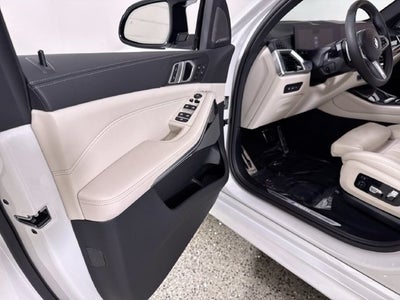 2025 BMW X5 M60i
