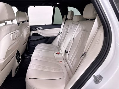 2025 BMW X5 M60i