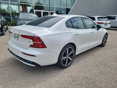 2025 Volvo S60 B5 Plus