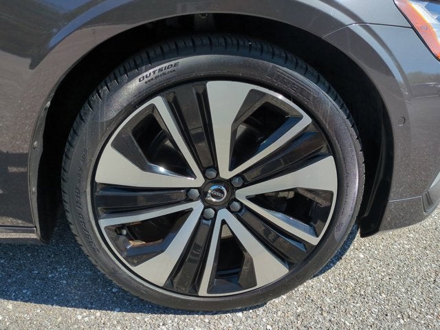 2023 Volvo S60 Ultimate Bright Theme