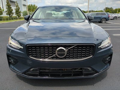 2024 Volvo S60 Core Dark Theme
