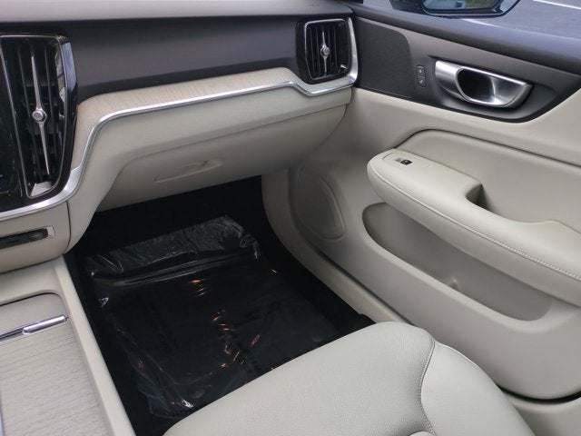 2024 Volvo S60 Plus Dark Theme