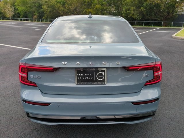 2024 Volvo S60 Plus Dark Theme