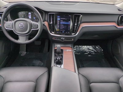 2022 Volvo S60 Momentum