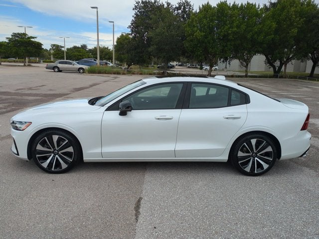 2022 Volvo S60 Momentum