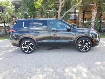 2024 Mitsubishi Outlander SE