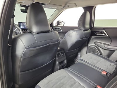 2026 Mitsubishi Outlander SE