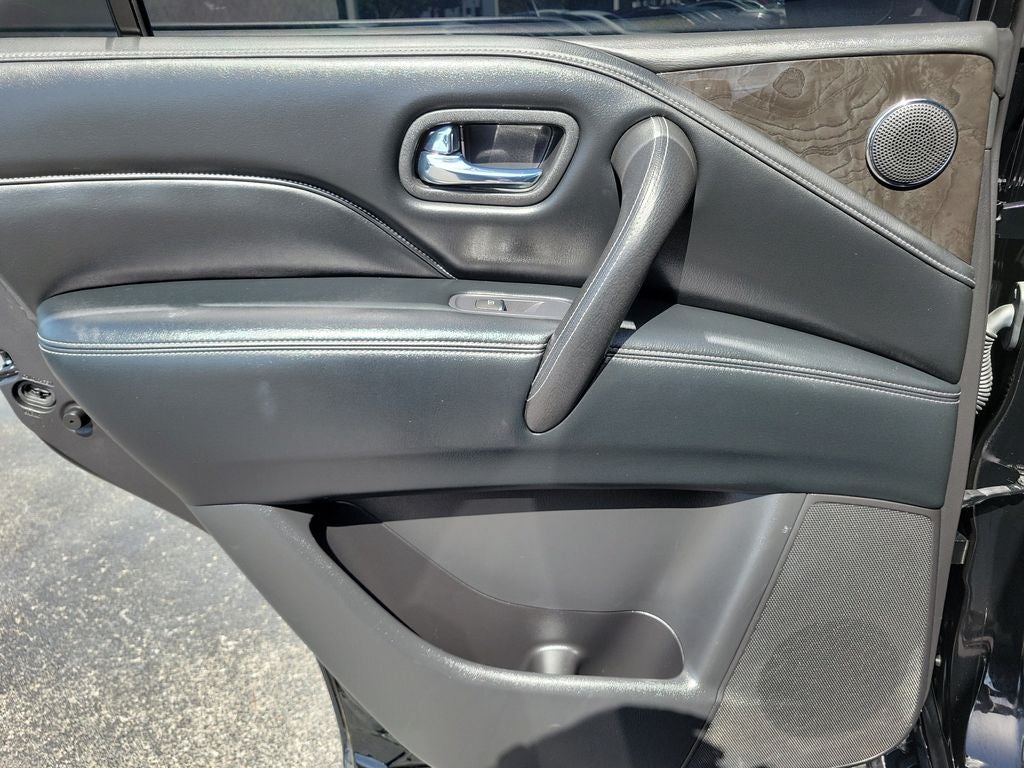 2021 INFINITI QX80 LUXE