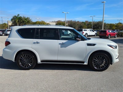 2022 INFINITI QX80 Premium Select