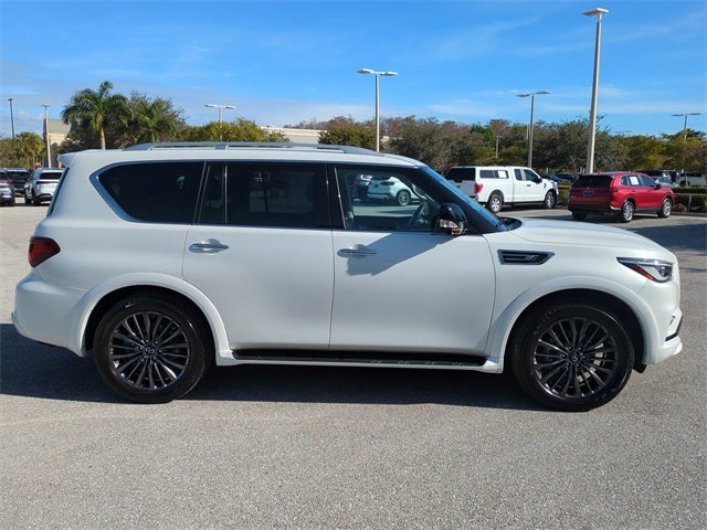 2022 INFINITI QX80 Premium Select