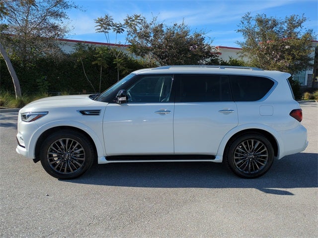 2022 INFINITI QX80 Premium Select