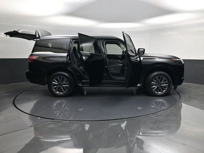2025 INFINITI QX80 PURE
