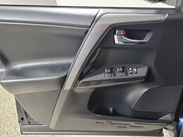 2018 Toyota RAV4 Hybrid SE