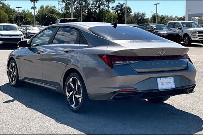 2022 Hyundai Elantra Limited