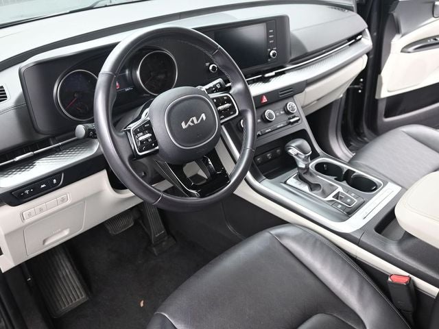 2024 Kia Carnival LX