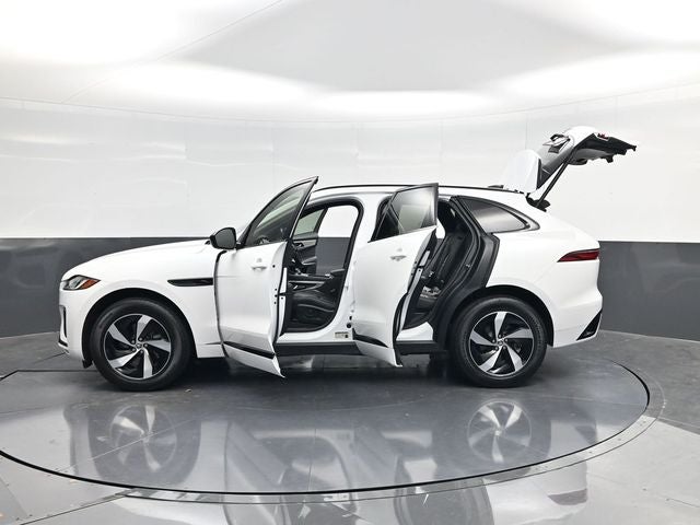 2025 Jaguar F-PACE P250 R-Dynamic S