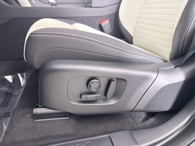2025 Land Rover Discovery Sport S