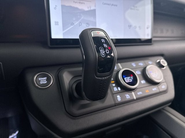 2025 Land Rover Defender X-Dynamic SE