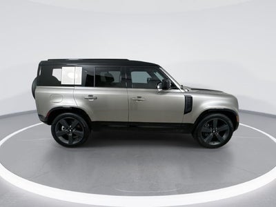 2025 Land Rover Defender X-Dynamic SE