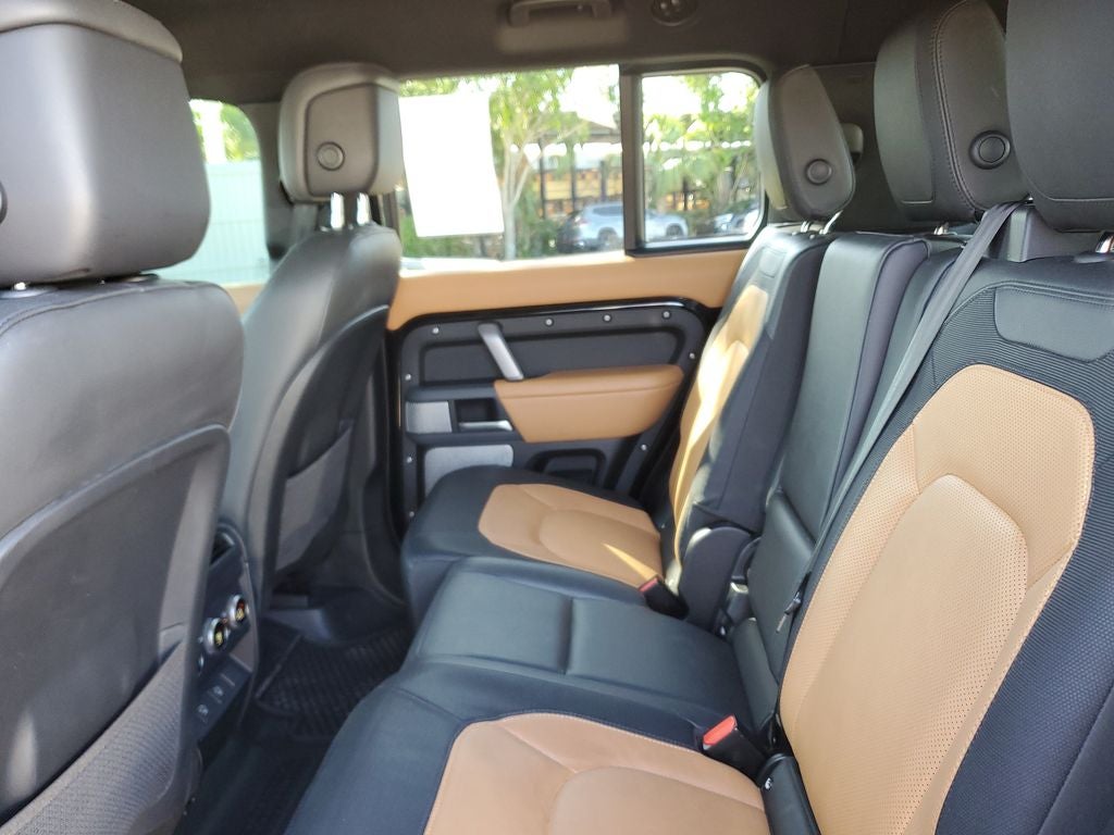 2024 Land Rover Defender 130 X-Dynamic SE