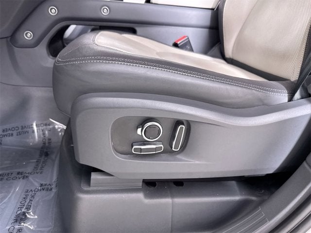 2024 Land Rover Defender X-Dynamic SE