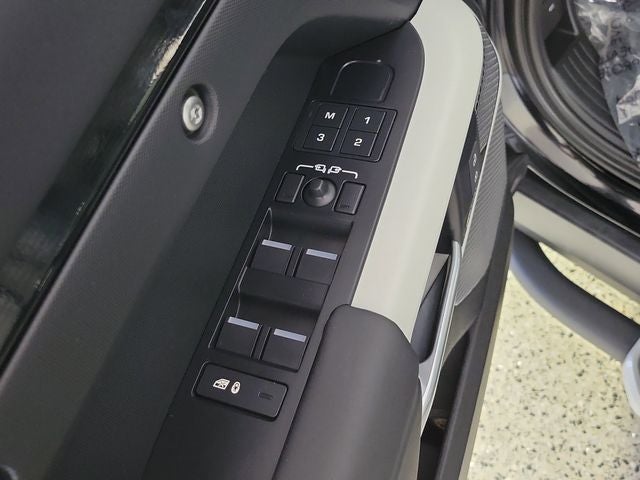 2024 Land Rover Defender 110 S
