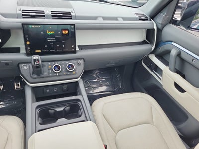 2024 Land Rover Defender SE