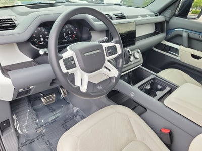 2024 Land Rover Defender SE