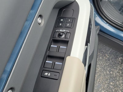 2024 Land Rover Defender SE