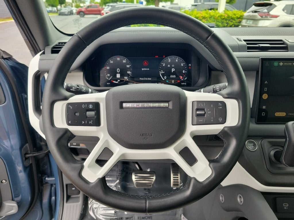 2024 Land Rover Defender SE
