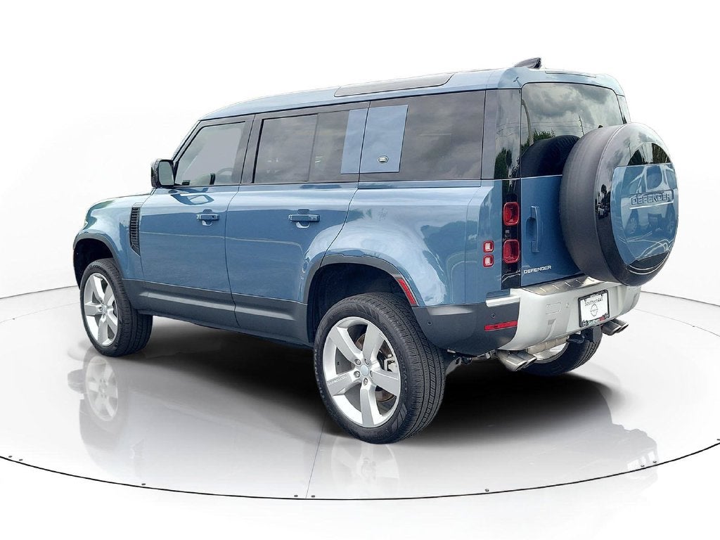 2024 Land Rover Defender SE
