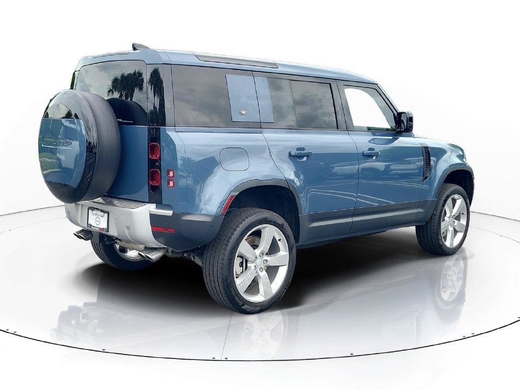 2024 Land Rover Defender SE