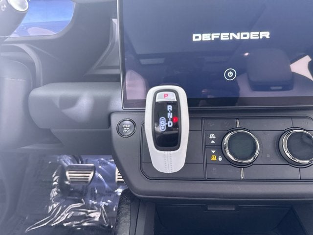 2026 Land Rover Defender OCTA