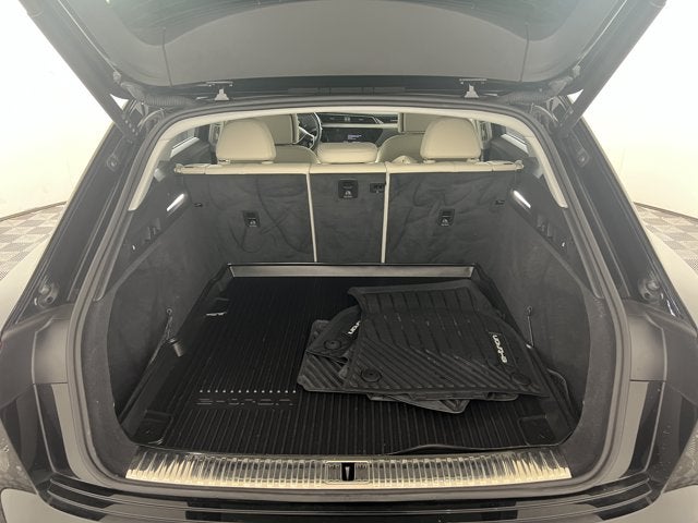 2024 Audi Q8 e-tron Premium Plus