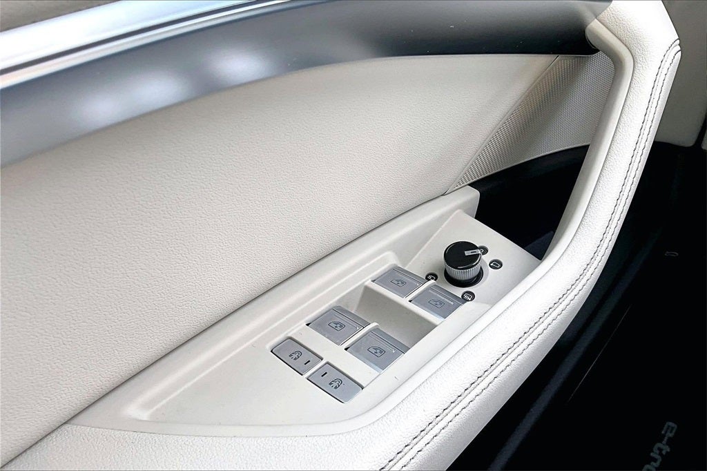 2024 Audi Q8 e-tron Premium Plus quattro