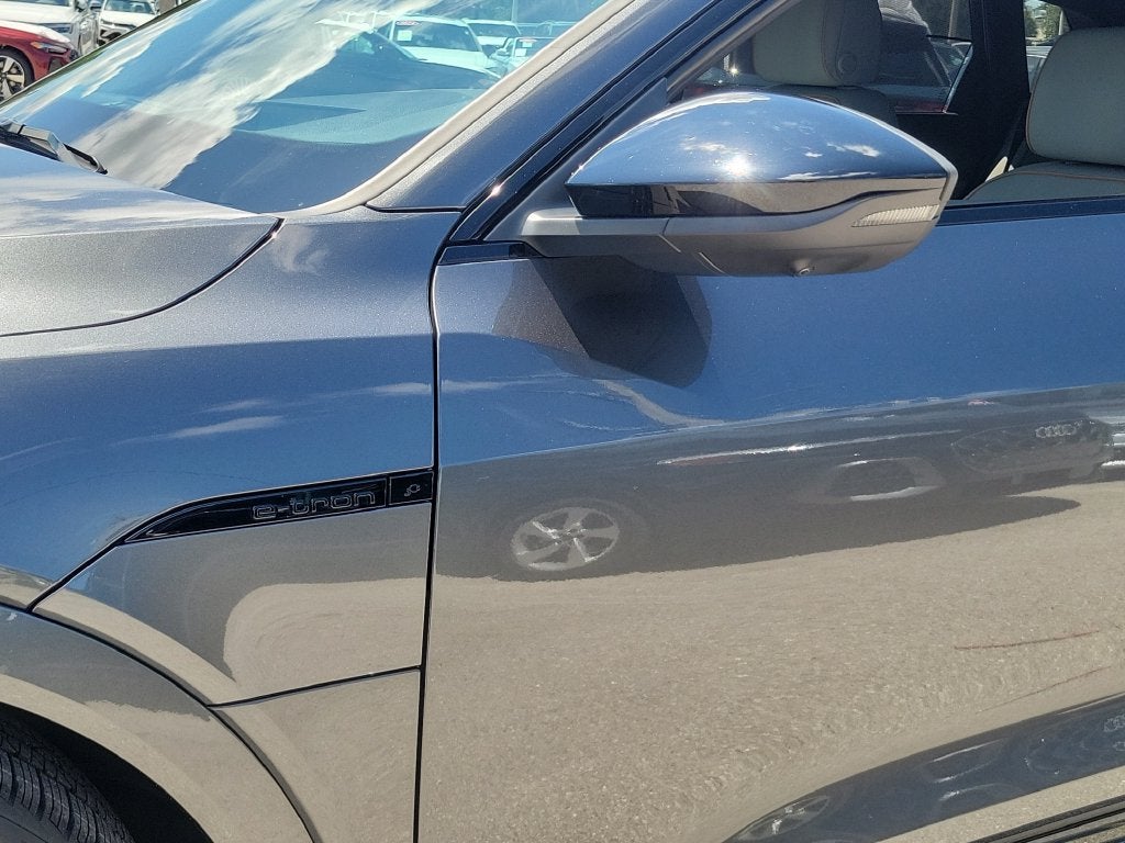2024 Audi Q8 e-tron Prestige quattro