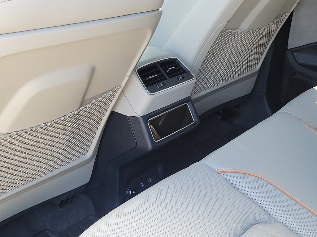 2024 Audi Q8 e-tron Prestige quattro