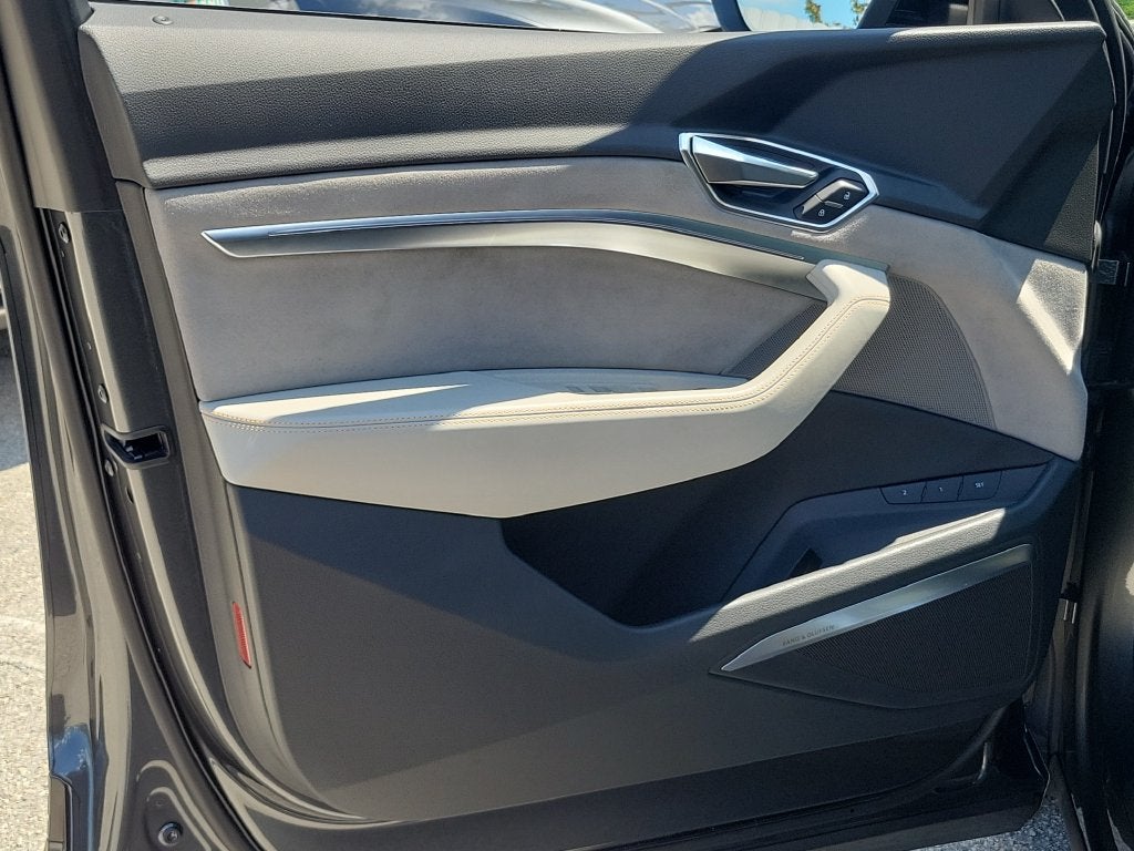 2024 Audi Q8 e-tron Prestige quattro