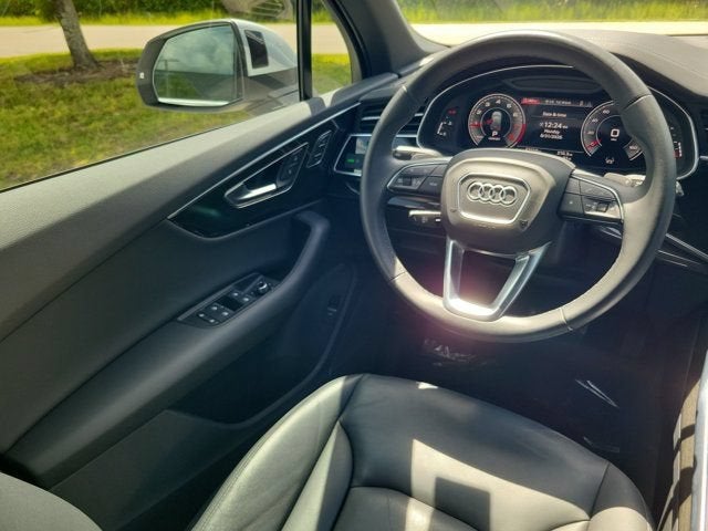 2023 Audi Q7 45 Premium