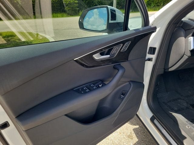 2023 Audi Q7 45 Premium