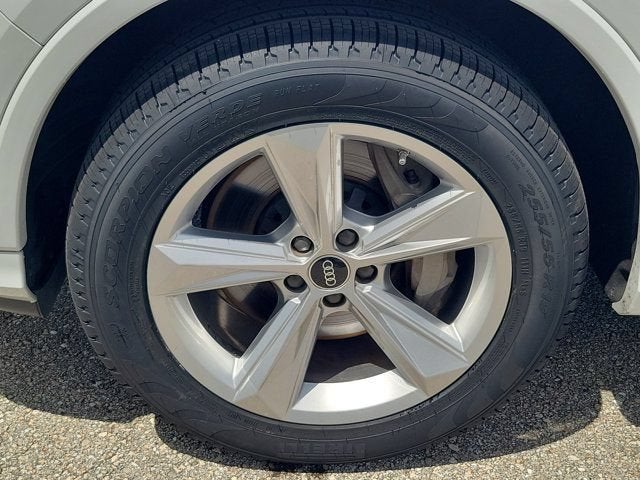 2023 Audi Q7 45 Premium