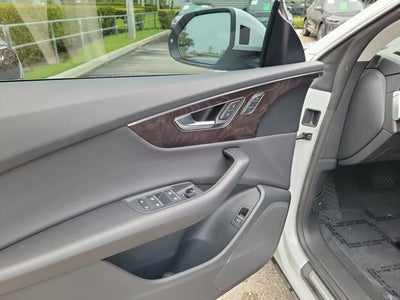 2023 Audi Q8 55 Premium
