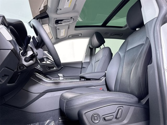 2023 Audi Q8 Premium