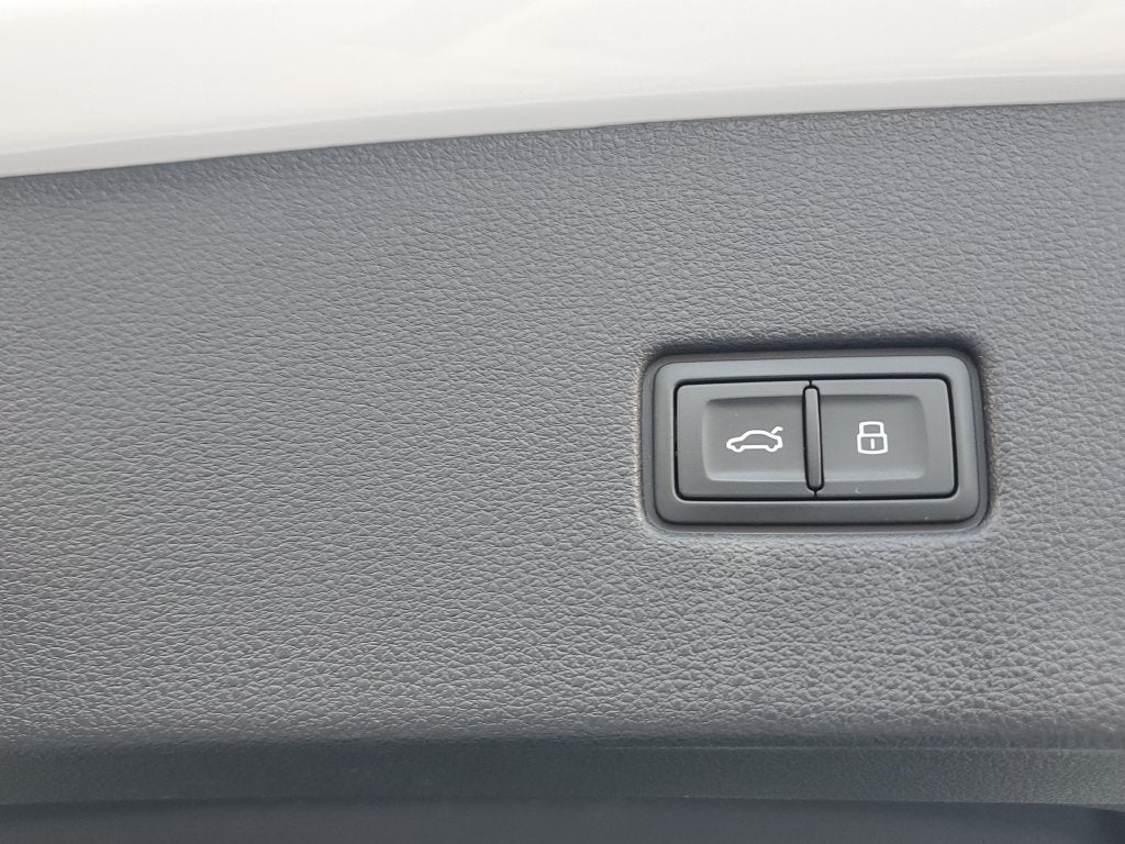 2023 Audi Q8 55 Premium quattro