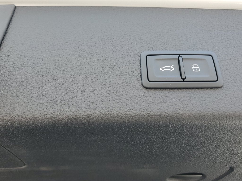 2024 Audi Q8 Sportback e-tron Premium Plus S line quattro